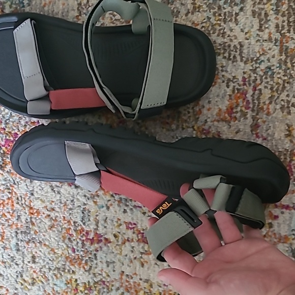 NIB Teva tri color men's size 12 hiking sandals - Picture 3 of 5